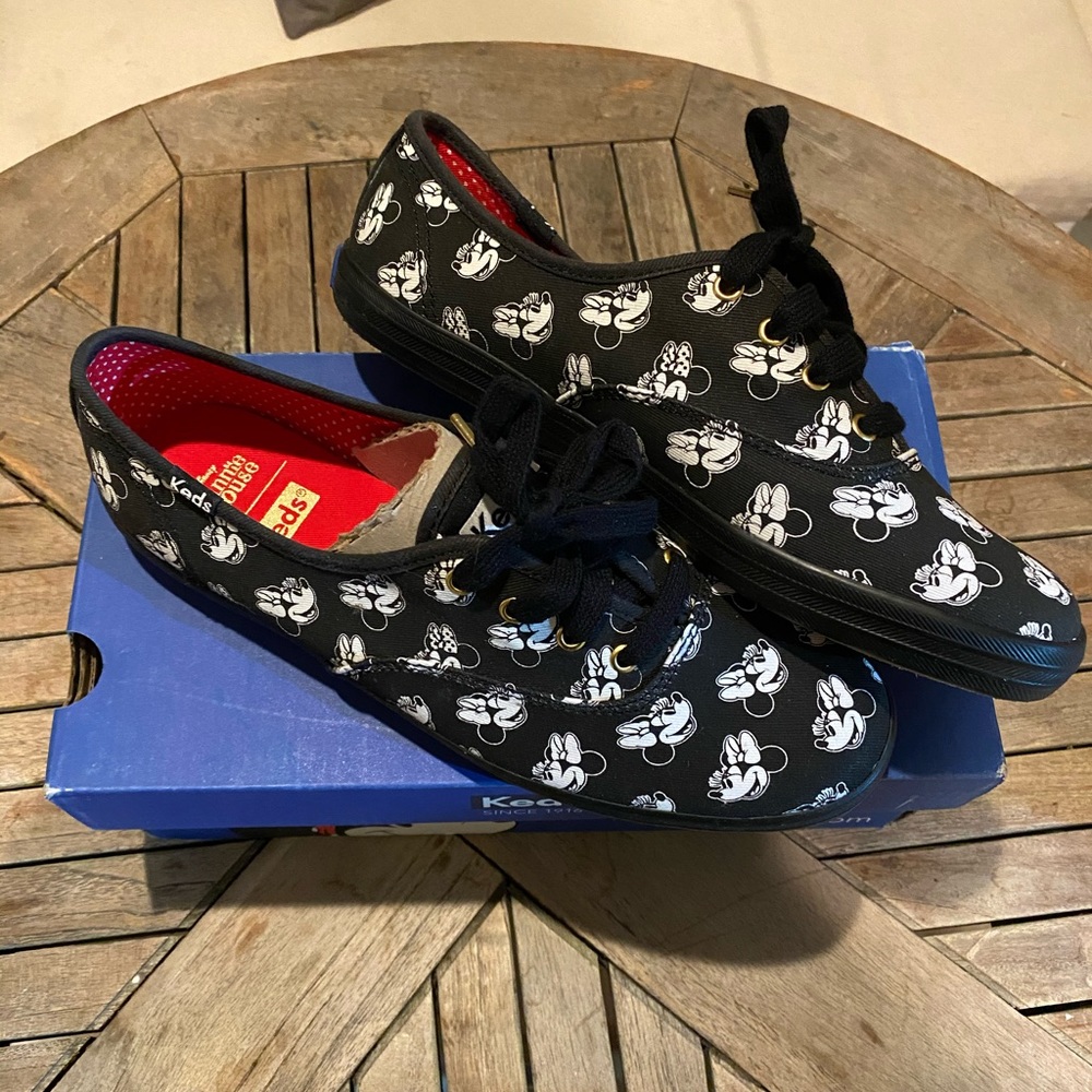 BRAND NEW Rare Womens Minnie Mouse Keds -Size 7